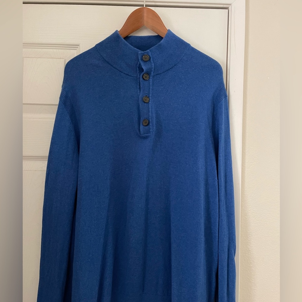 Sweater Blue Like New Banana Republic 4 button.